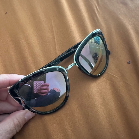 Quay MY GIRL Black Cat-Eye Sunglasses PINK GLASS